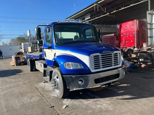 comprar Freightliner M2 Con Grua De Plataforma Tipo C
