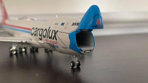 Avión Escala Cargolux B747-8f Not Without My Mask