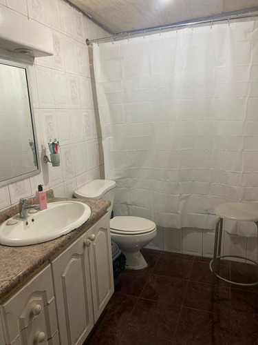 En Venta Casa. Un Piso, 4d, 2b, Comuna De Santiago