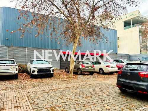 Amplia Propiedad Comercial En Arriendo