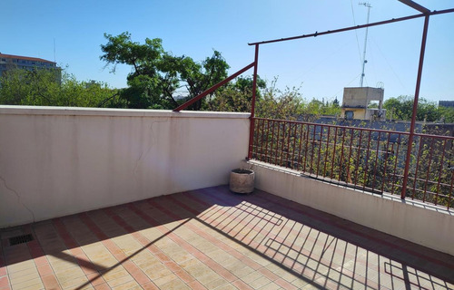 B° Bombal - Casa Multifuncional En Venta-4 Dormitorios-4 Baños - Ascensor- Piscina