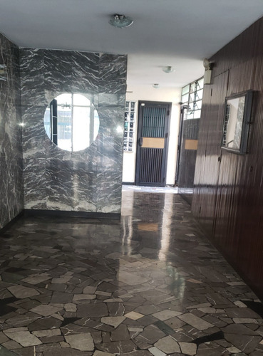 Imagen 2 de 13 de Venta De Apartamento Cómodo En El Llanito