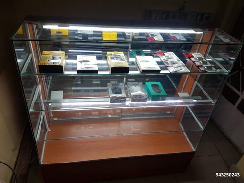 Vitrina De Vidrio Y Madera Para Negocio