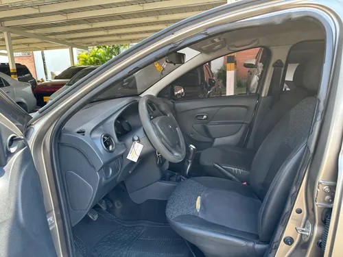 Renault Logan 1.6 Authentique