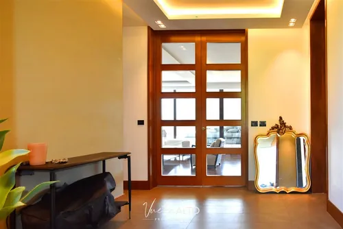 Departamento En Venta De 4 Dorm. En Lo Barnechea / 3 Estac.