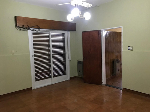 Imagen 6 de 10 de Alquiler - Ph 2 Amb. Con Patio - Al Frente - Sin Expensas