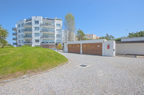 Apartamento En Venta - Pinares- Ref: 3878