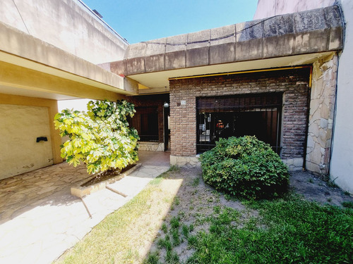 Venta Casa 3 Amb San Martin. Cochera, Jardin, Patio Y Quinch