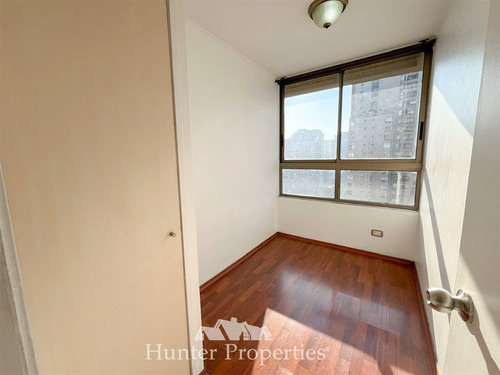 Depto. En Arriendo De 2d/1b, San Isidro, Santiago Centro