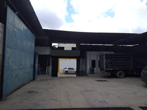 En Venta Galpón 1711m2 El Tambor, Los Teques. Daniela J