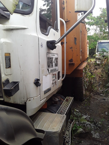 Volqueta Mack Granite 6x4 Mt 9000 Cc Mod. 2005