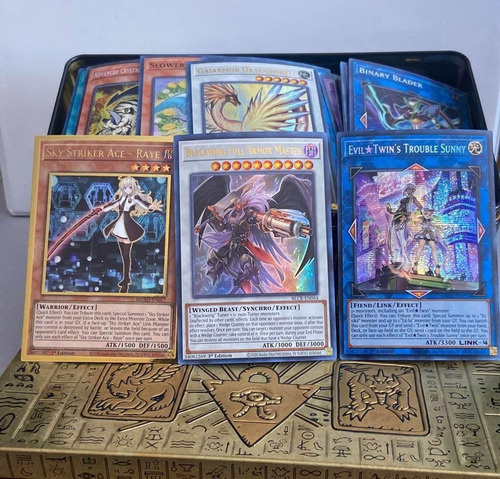 Lata Con Cartas Yu-gi-oh! 120 Comunes, 20 Foils Y 10 Raras 