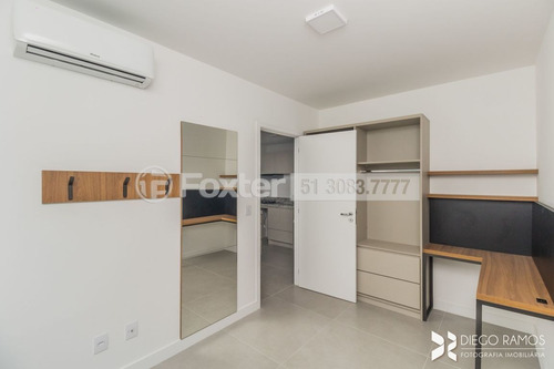 Imagem 11 de 30 de Apartamento, 1 Dormitórios, 30.15 M², Centro Histórico - 194164