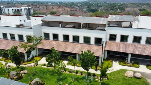 Casa En Fraccionamiento Con Alberca Y Seguridad