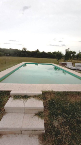Imagen 12 de 14 de Casa De Campo Con Piscina Pegada A La Ciudad.