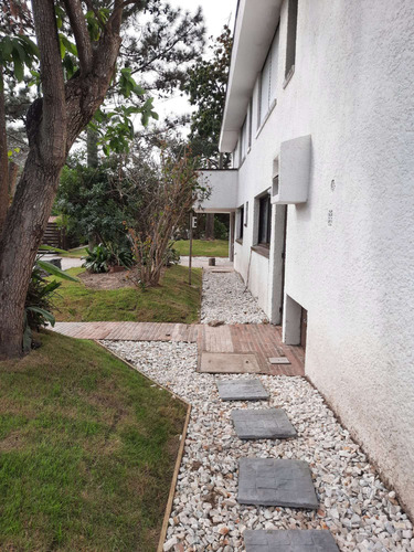 Casa En Alquiler Anual Amueblada En Avenida Córdoba Maldonado Punta Del Este