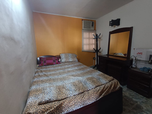 Apartamento En Valencia. Res Los Laureles. (spatrc-22)
