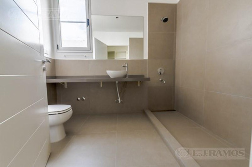 Casa Sobre Lote Al Río Con 5 Dormitorios En Venta San Juan - Villanueva