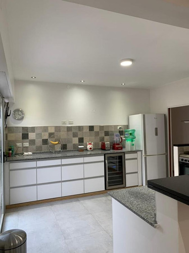 Imagen 11 de 30 de Casa Venta 2 Dormitorios 3 Baños 2 Cocheras 200 Mts 2 Cub. Terreno 9x52- La Plata