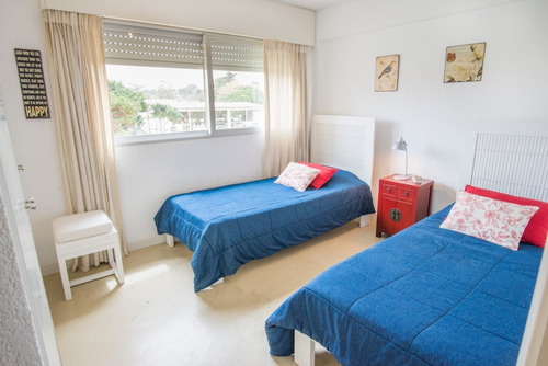 Imagen 8 de 13 de Alquiler - Excelente Apto Parada 4 De 3 Dorm. Y Gge A Pasos Del Enjoy - Zona Tranquila Con Todos Los Servicios Necesarios
