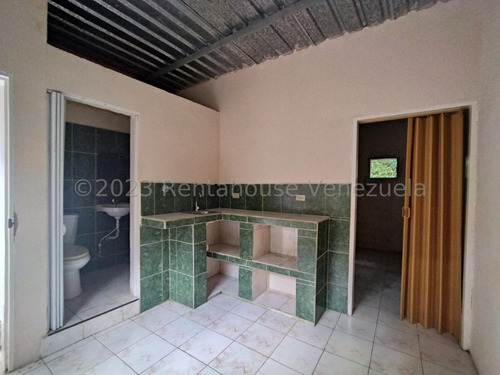 Casa En Venta En El Limon Maracay Aragua 24-15568 Irrr