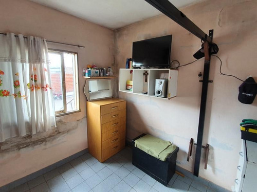 Imagen 10 de 16 de Casa De 3 Dormitorios Con Jardin, Al Frente. Piaggio Entre Sto Gomez Y Bv Moreno