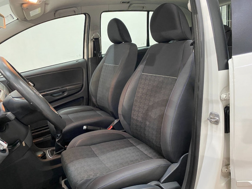 Imagen 10 de 16 de Volkswagen Suran 1.6 Trendline 2016