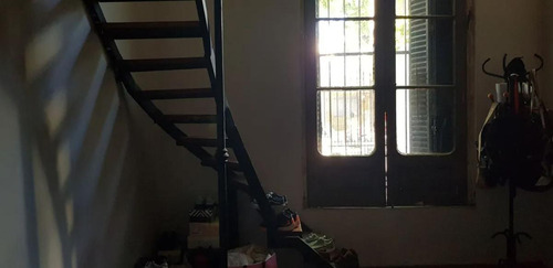 Casa En Venta - 3 Dormitorios 2 Baños - 248mts2 - Lanús Este