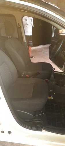 Imagem 5 de 10 de Renault Sandero Stepway 1.0 16 Válvula