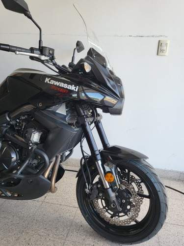 Imagen 2 de 15 de Versys 650 2014 Rodada 16 Excelente Recibo Inferior Tuamoto