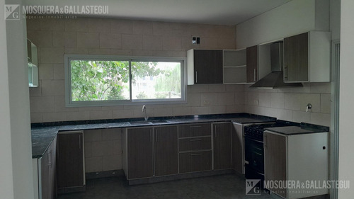 Casa En Venta En El Canton Golf