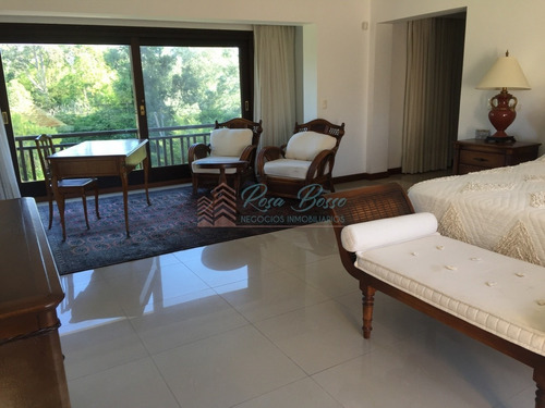 Casa En Golf, 6 Dormitorios *- Ref: 6099