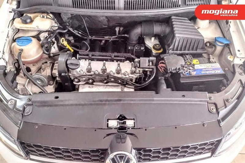 Imagem 11 de 12 de Volkswagen Fox 1.6 Mi Rock In Rio 8v Flex 4p 2016