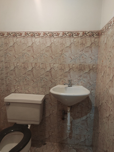 Vendo Gran Local C.c Casona 1. Asesor Inmobiliario Silvia Jaramillo.