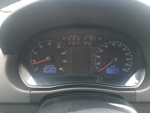 Volkswagen Polo Sedan 2008 1.6 Total Flex 4p
