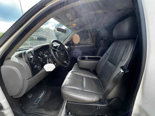 Imagen 14 de 18 de Camion Silverado Chevrolet4x2 Hd3500 Cajon Baquero