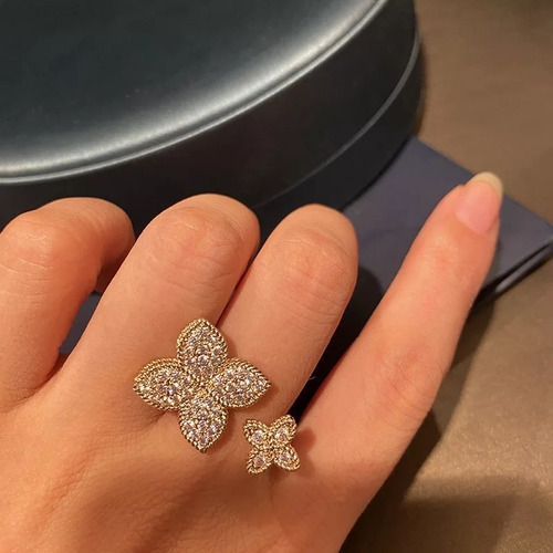 Imagen 3 de 5 de Anillo Mujer Trébol Zirconias Ajustable Unitalla Oro O Plata