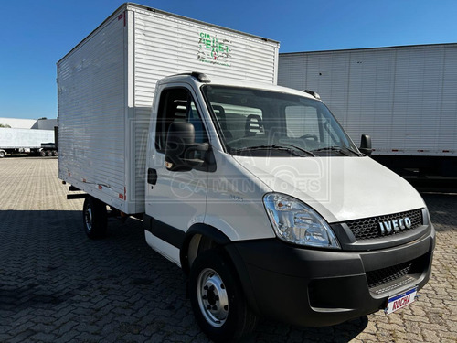 Iveco Daily 35s14 Ano 2015 Com Baú De 3,90 Mt