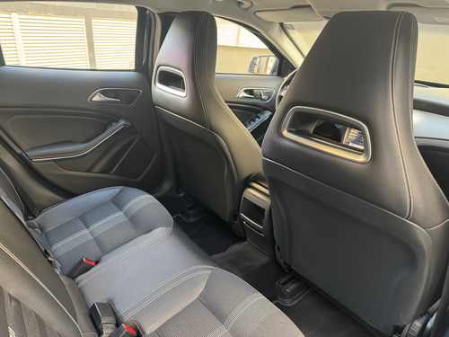 Mercedes-Benz Classe GLA 1.6 Advance Turbo Flex 5p