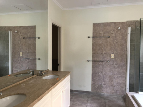 Imagen 15 de 27 de Casa Estilo Marbella En Venta O Alquiler En Barrancas Del Lago - Nordelta