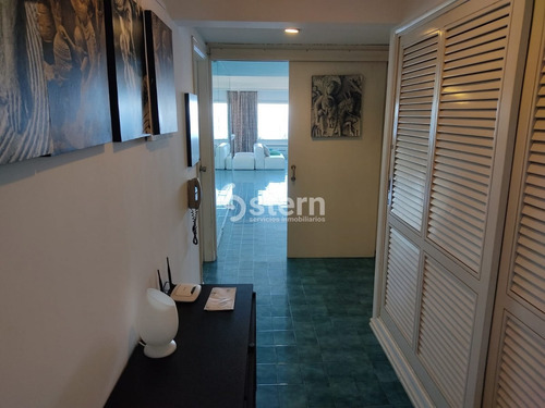 Venta Apartamento 3 Dormitorios Y Dependencia, Playa Mansa, Punta Del Este- Ref: 190