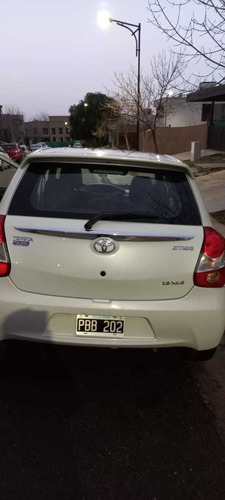 Imagen 15 de 18 de Toyota Etios 2015 1.5 Sedan Xls