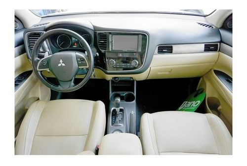 Imagem 11 de 12 de Mitsubishi Outlander 3.0/ Gt V6 Aut.