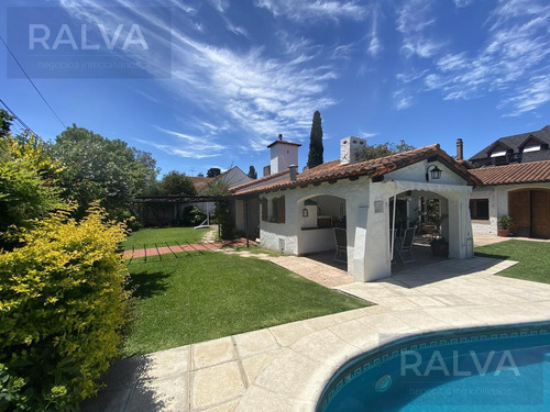 Imagen 7 de 30 de Casa Con Gran Jardin Y Piscina - Las Lomas - Frente Al Golf