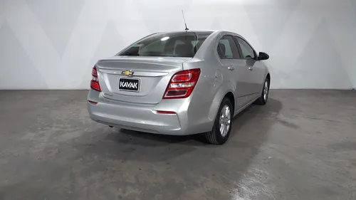 Chevrolet Sonic 1.6 MT D LT