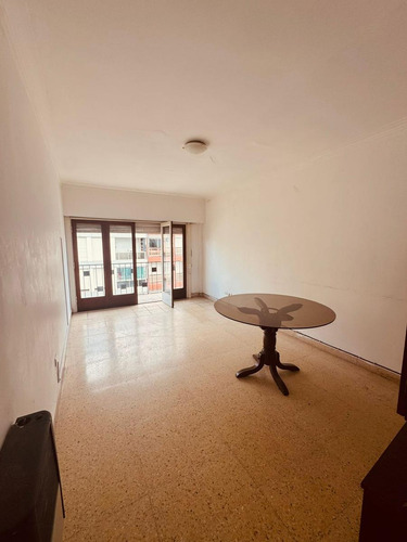 Reservado Departamento 2 Ambientes Con Balcón Saliente - Macrocentro Mar Del Plata