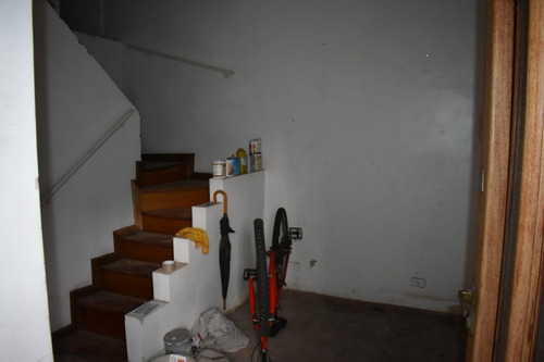 Imagen 4 de 26 de Floresta , Miramar 4200, Casa De 4 Ambientes Para Refaccionar 165 M2 Cub. Fondo Atras