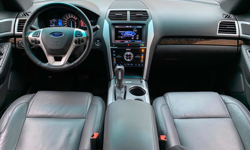 Imagen 6 de 11 de Ford Explorer Limited 4x4