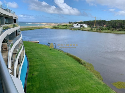 Apartamento Penthouse En Venta Con Vista Tres Dormitorios- Ref: 3221