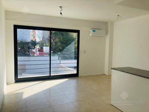 Oportunidad - Vta Dta - 2 Amb Con Patio Y Cochera - Escalada Centro